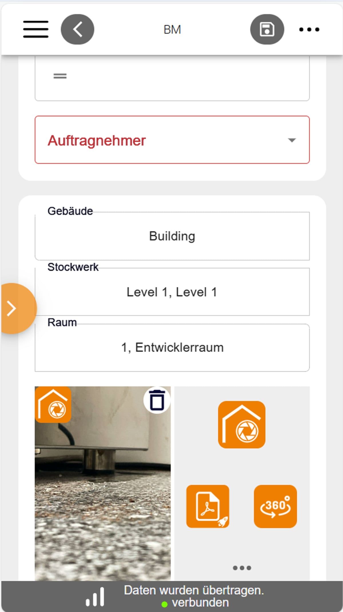 Fotos en el contexto del proyecto en la app Construction Photos: asignadas a edificio, planta y estancia, galería con función de PDF y 360°